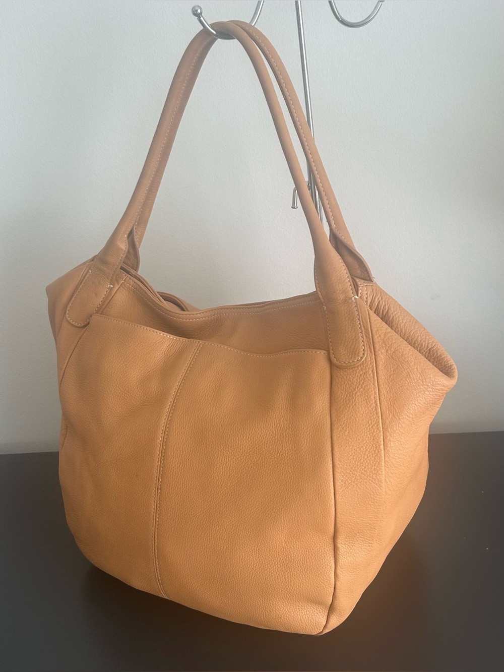 Tignanello Tan Pebbled Leather Shoulder Bag Large Hobo Tote Carryall Purse - Picture 4 of 12
